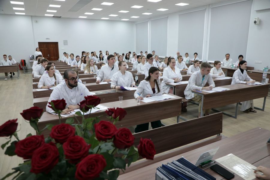 Выпускники педиатрического факультета сдали государственный экзамен 