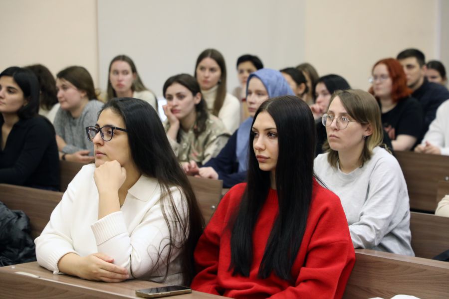 Выпускники ВолгГМУ узнали о возможностях трудоустройства в системе МВД