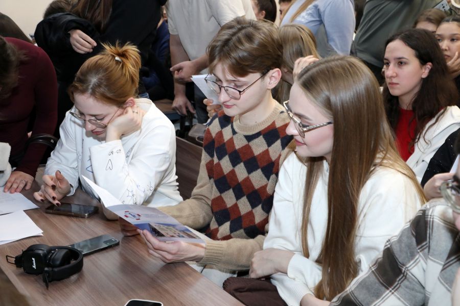 132 выпускника решили начать карьеру в ВолгГМУ