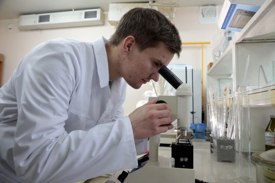 Аспиранты ВолгГМУ ведут поиск и создание новых лекарственных средств