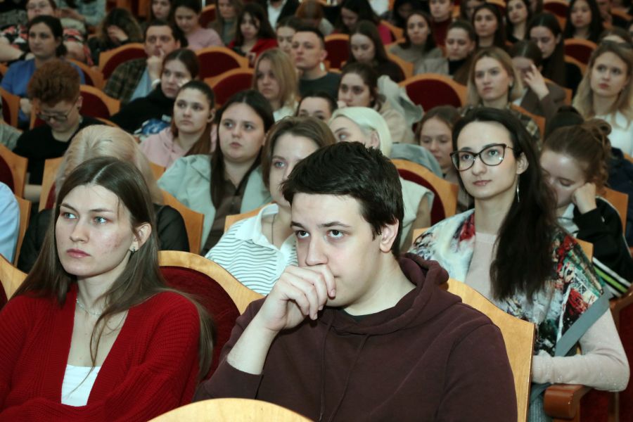 Будущие выпускники встретились с главными специалистами комитета здравоохранения