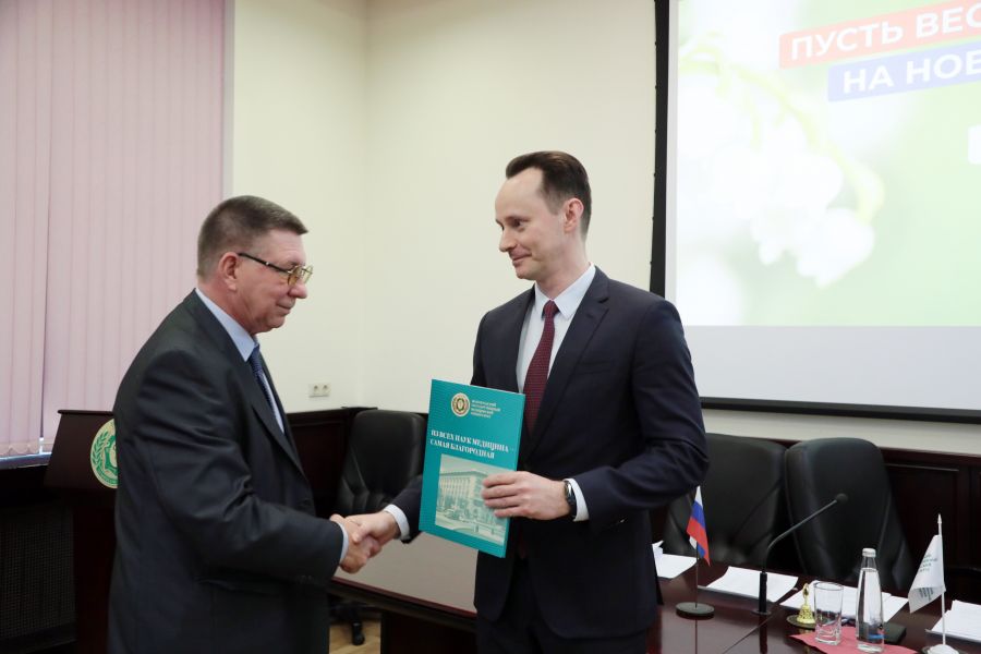 На заседании Ученого совета ВолгГМУ вручили дипломы доцентов