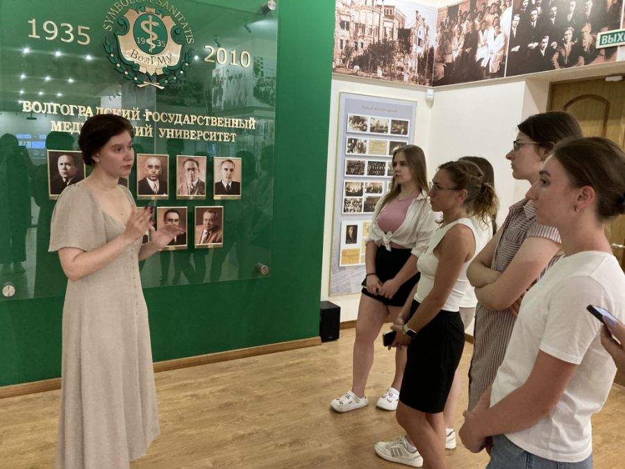 Студентам из Витебска рассказали, как жили, учились, творили в Сталинградском мединституте