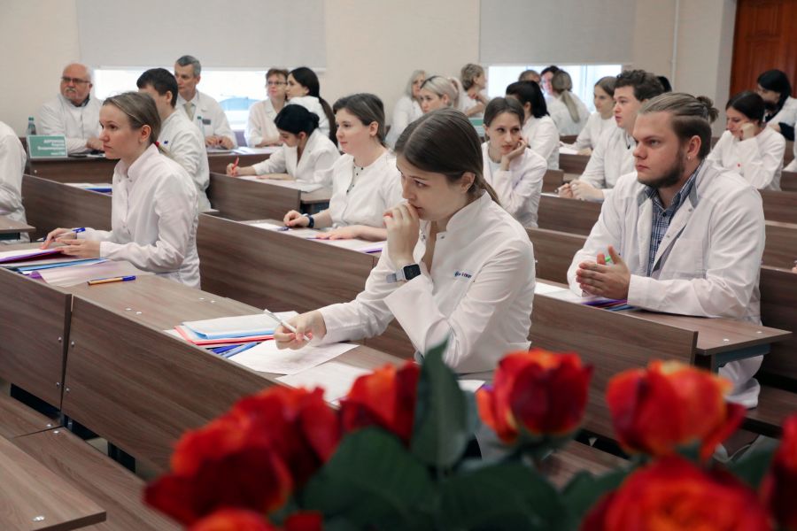 Выпускники ВолгГМУ сдают государственный экзамен