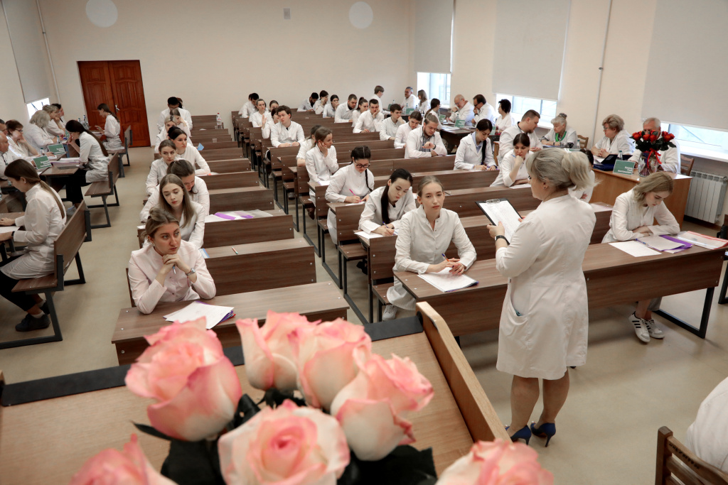 Выпускники ВолгГМУ сдают государственный экзамен