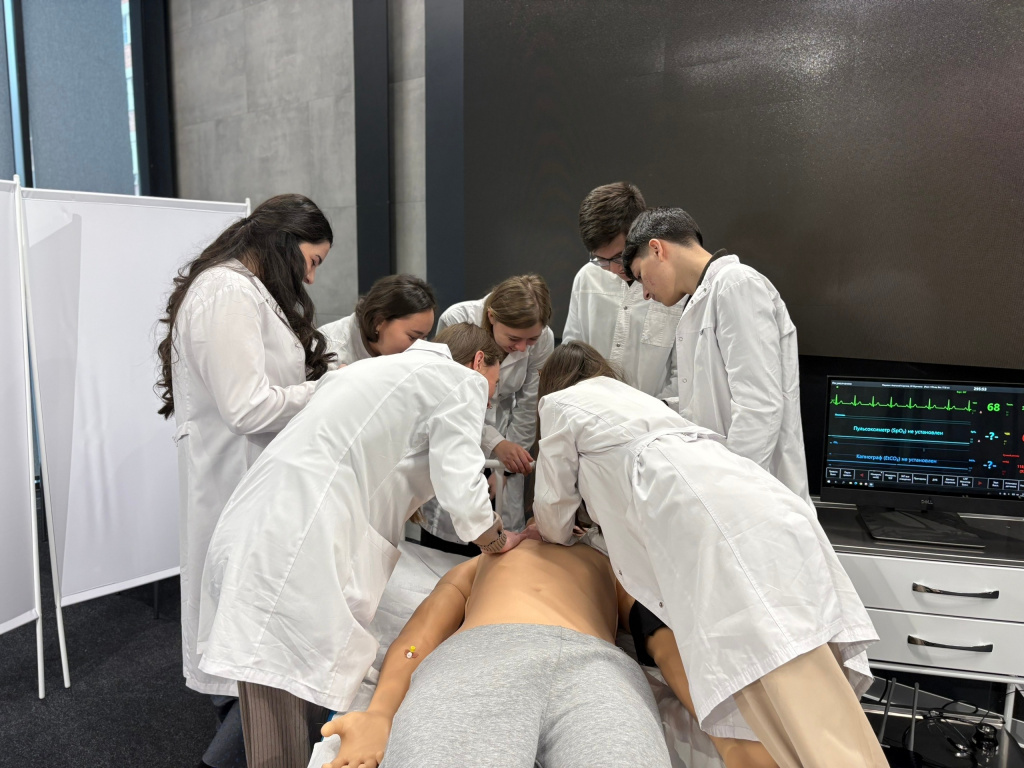 От теории к практике: студенты лечебного факультета закрепили знания через инновационный формат PBL