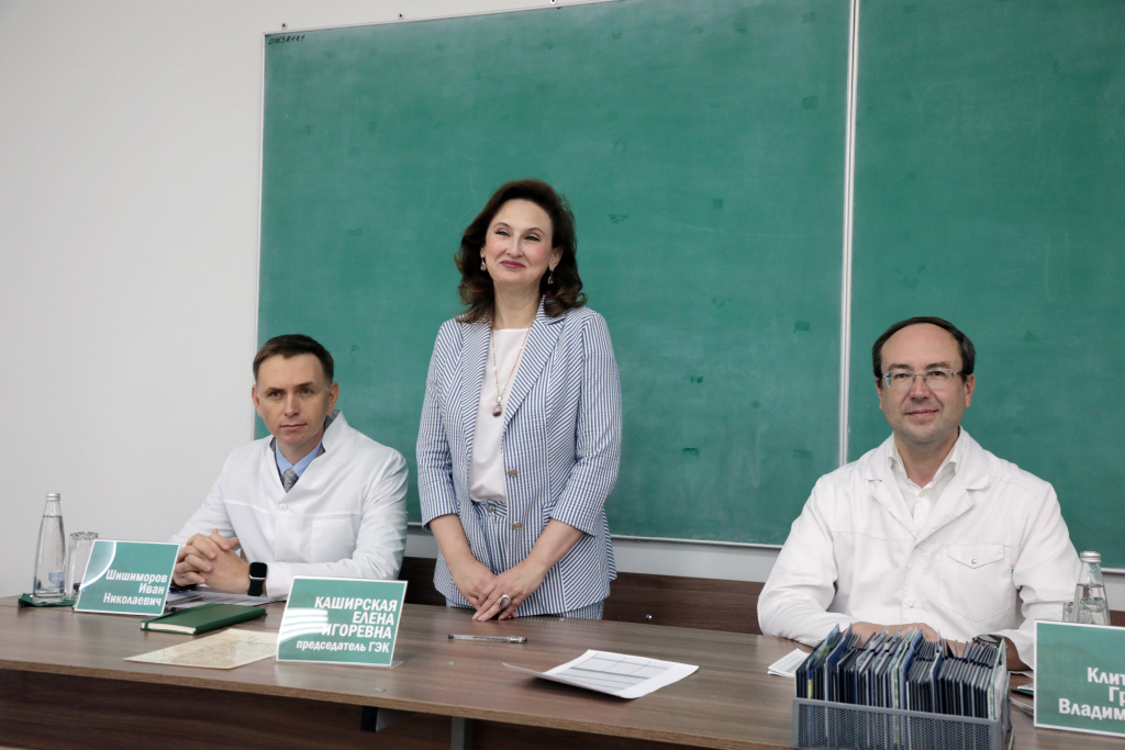 Выпускники педиатрического факультета сдали государственный экзамен 