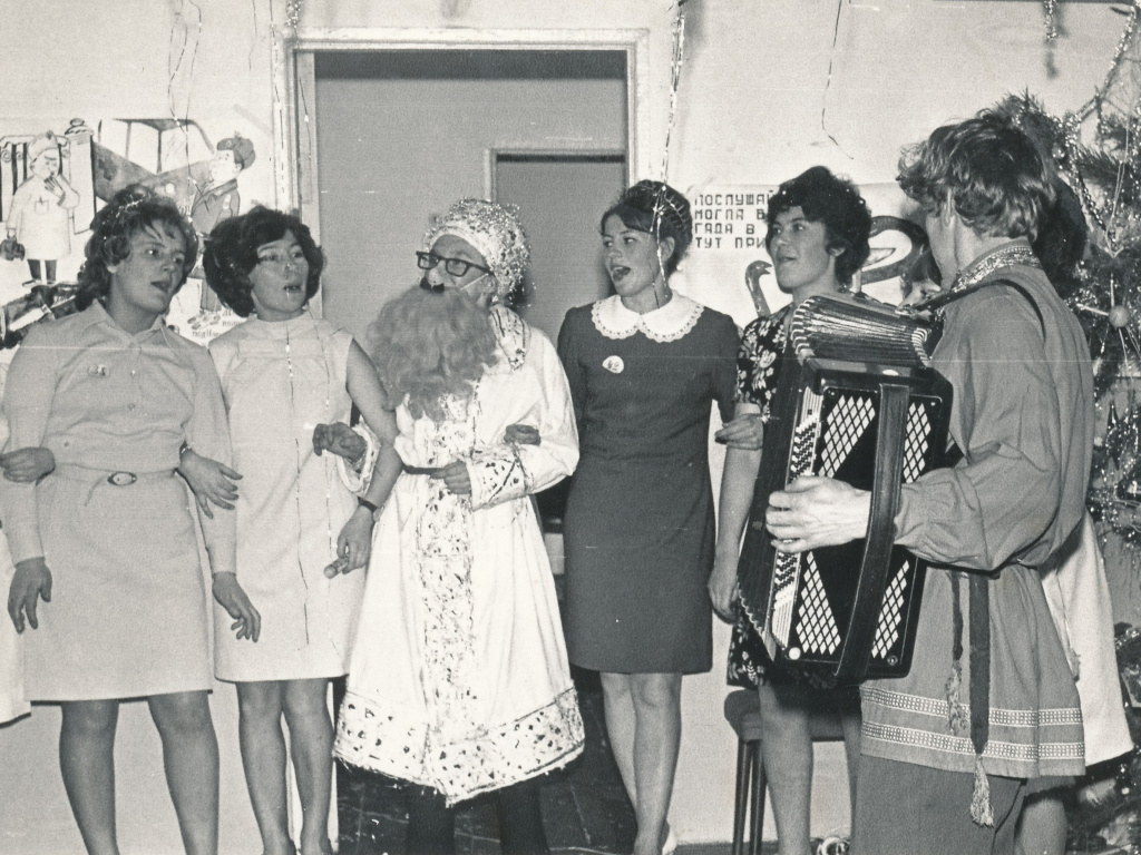 В Музее истории ВолгГМУ рассказали о том, как эволюционировали новогодние праздники и их медицинские последствия