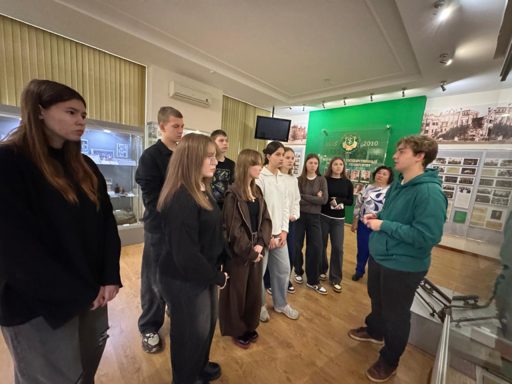 Школьники из Краснослободска познакомились с историей ВолгГМУ Изображение WhatsApp 2025-10-31 в 10.10.02_65f8e76a.jpg