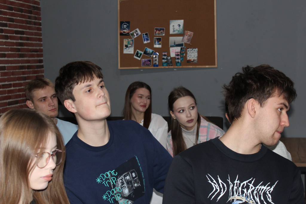 Программа квиза состояла из семи увлекательных раундов, каждый из которых проверял не только знания, но и эрудицию, логику и умение работать в команде