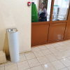 Питьевой фонтанчик на 1 этаже главного корпуса, лифтовая площадка, между банкоматами 